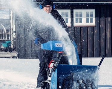 Assembling Your Snow Thrower